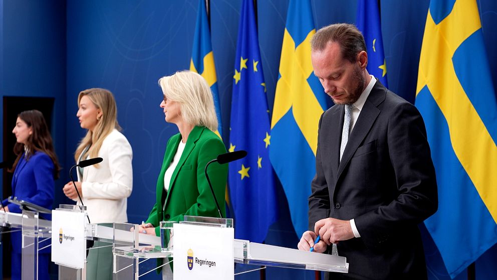 Regeringen under sammanträde om reduktionsplikten.