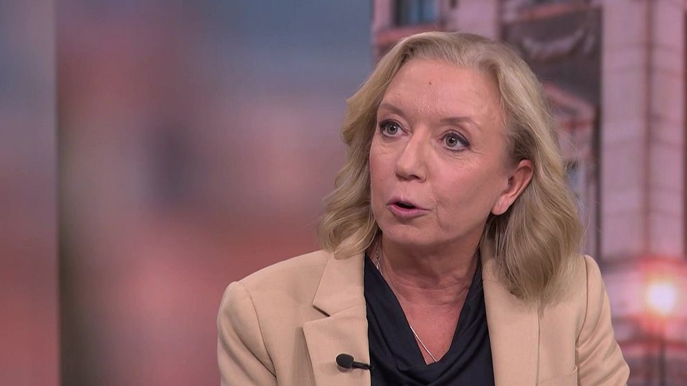 Elisabeth Marmorstein, SVT:s inrikespolitiska kommentator, i studion.