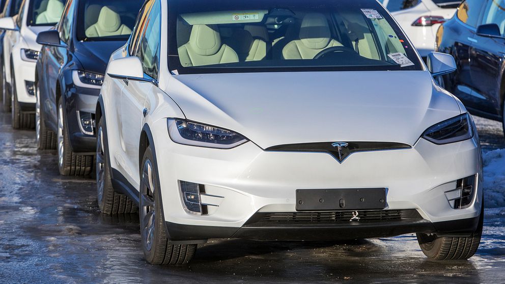Parkerade Teslabilar
