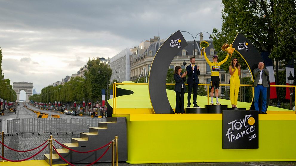 Jonas Vingegaard vann årets Tour de France med målgång på Champs-Élysées i Paris.