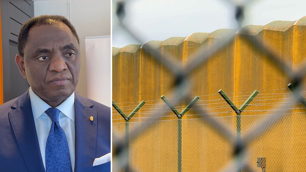 Jacques Mwepu, anstaltschef för Kumla. Till höger, gul mur med grön staket framför.