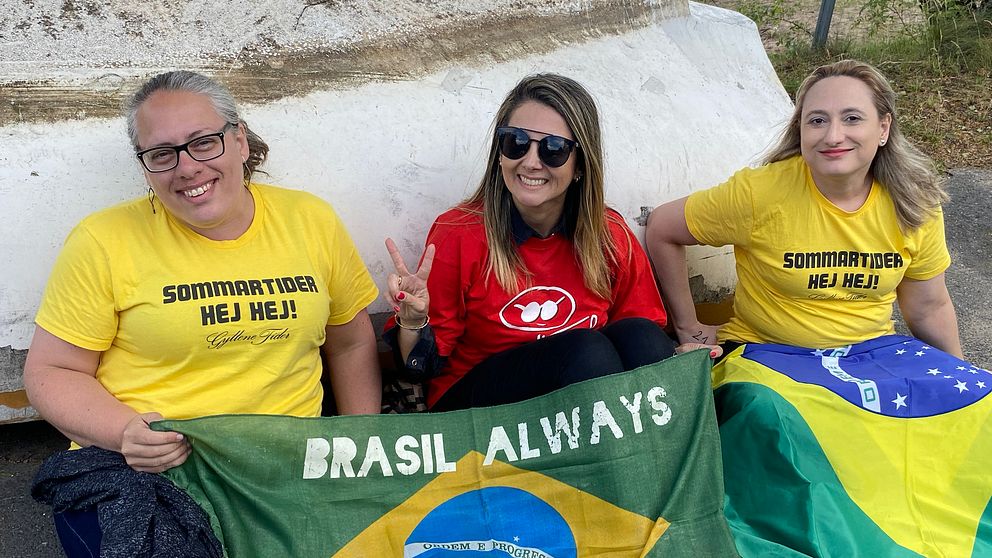 Tre brasilianska fans på plats för att se Gyllene Tider på Brottet i Halmstad