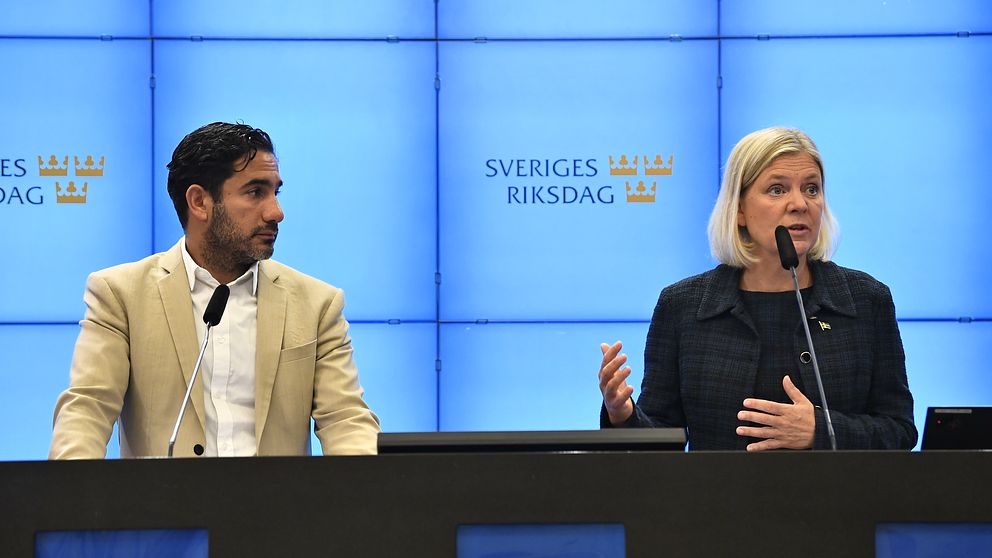 Ardalan Shekarbi (S) och Magdalena Andersson (S)