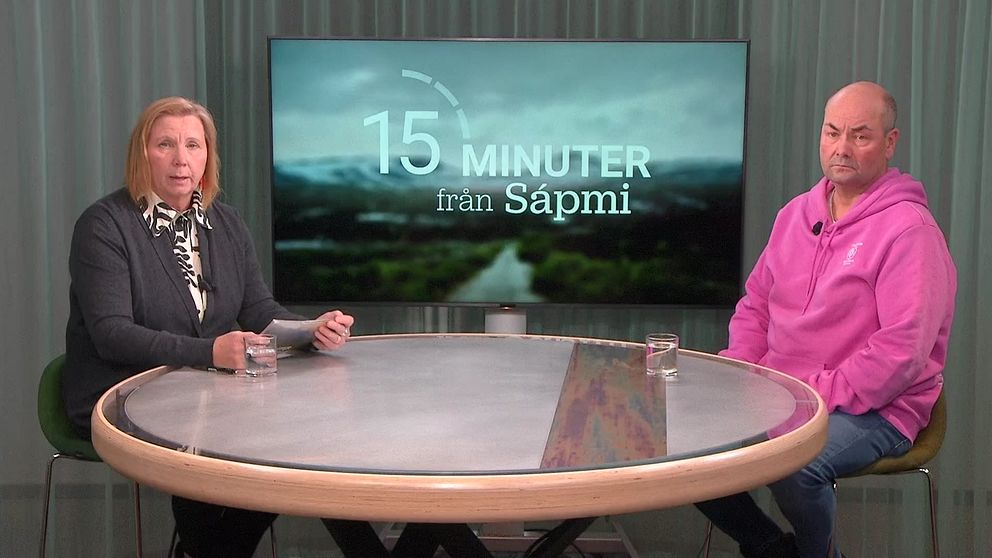 Programledaren Ann Catrin Stenberg Partapuoli och Mikael Kuhmunen, ordförande Sirges sameby i 15 minuter från Sápmis studio.