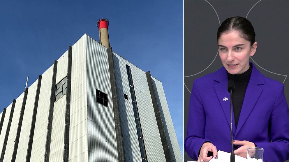 Klimat- och miljöminister Romina Pourmokhtari (L) tar emot delbetänkandet från utredningen om hur tillståndsprocesser för ny kärnkraft kan göras snabbare