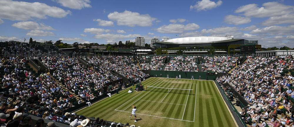Wimbledon bötfälls för att ha portat ryska och belarusiska spelare från årets tennisturnering.