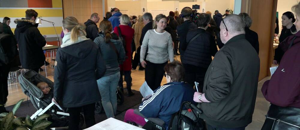 Suomen eduskuntavaalien ennakkoäänestys alkoi vilkkaana Suomen Tukholman-suurlähetystössä keskiviikkona 22. maaliskuuta 2023. Varsinainen vaalipäivä on sunnuntai 2. huhtikuuta 2023.