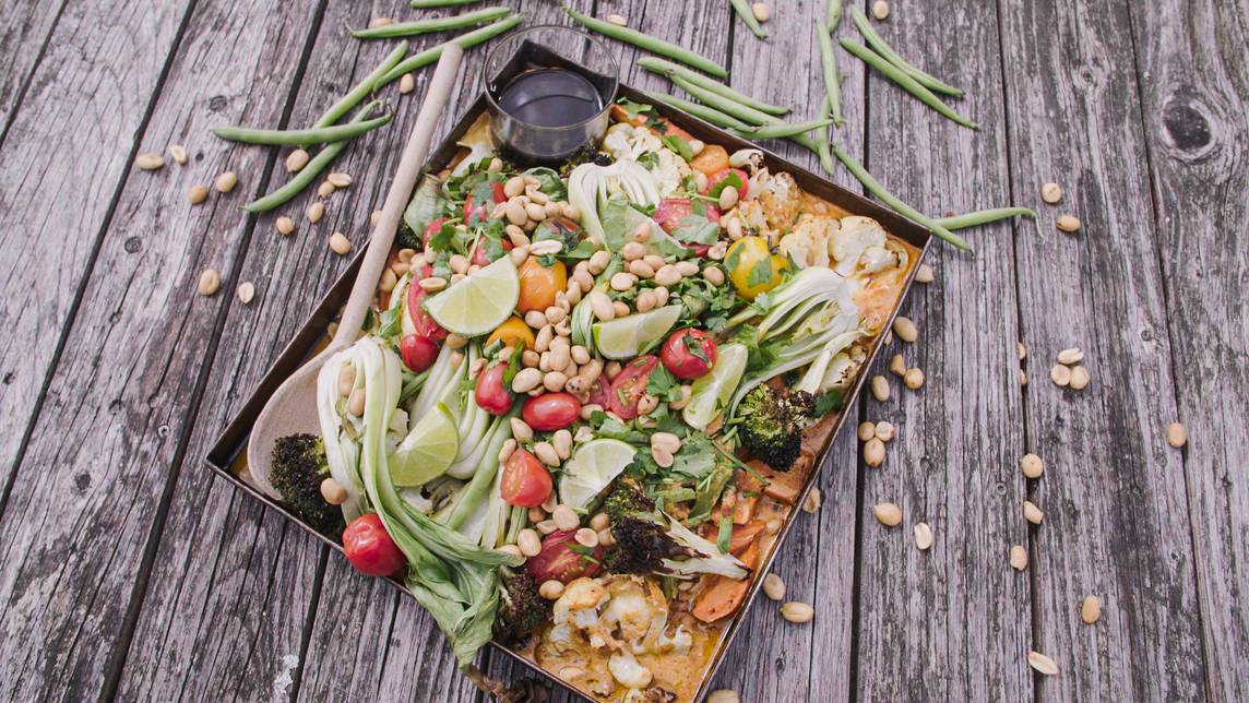 Timjan, tupp och tårta – Röd curry i långpanna | SVT Play