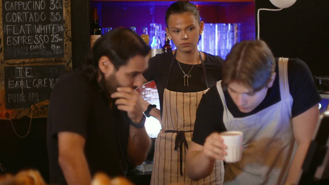 Strula – 1. Extrajobbet | SVT Play