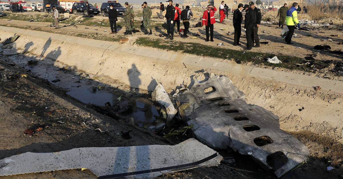 Сбитый самолет сегодня в краснодарском крае. Затонувшие самолеты в России. Сбитые российские самолеты в Украине. Катастрофа Боинга 737 под Тегераном.