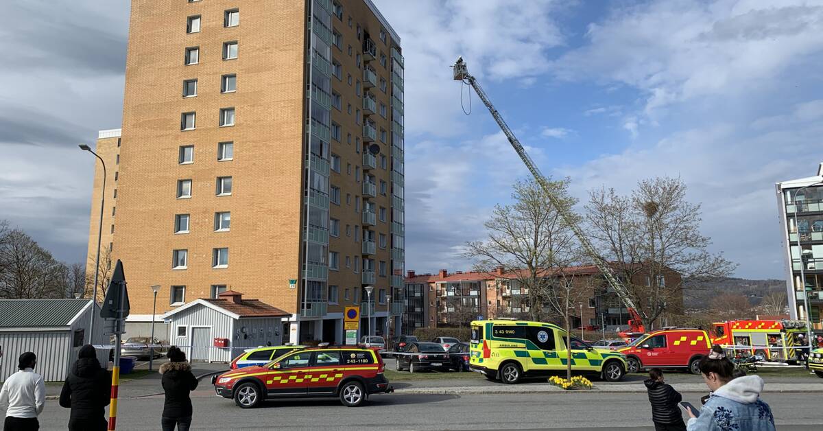 Brand på tionde våningen – stort räddningspådrag i Jönköping