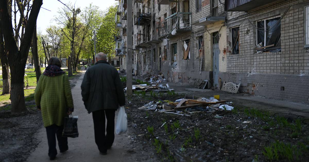Что под харьковом сейчас происходит последние новости. Город после обстрела. Митинг в харькове. Что под харьковом сейчас происходит последние новости. Харьков после обстрела 2022.