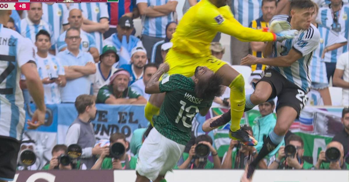 яссер аль-шахрани. почему освистывают кросса в саудовской аравии. саудовская аравия женщины. почему освистывают кросса в саудовской аравии. саудовская аравия футбол.