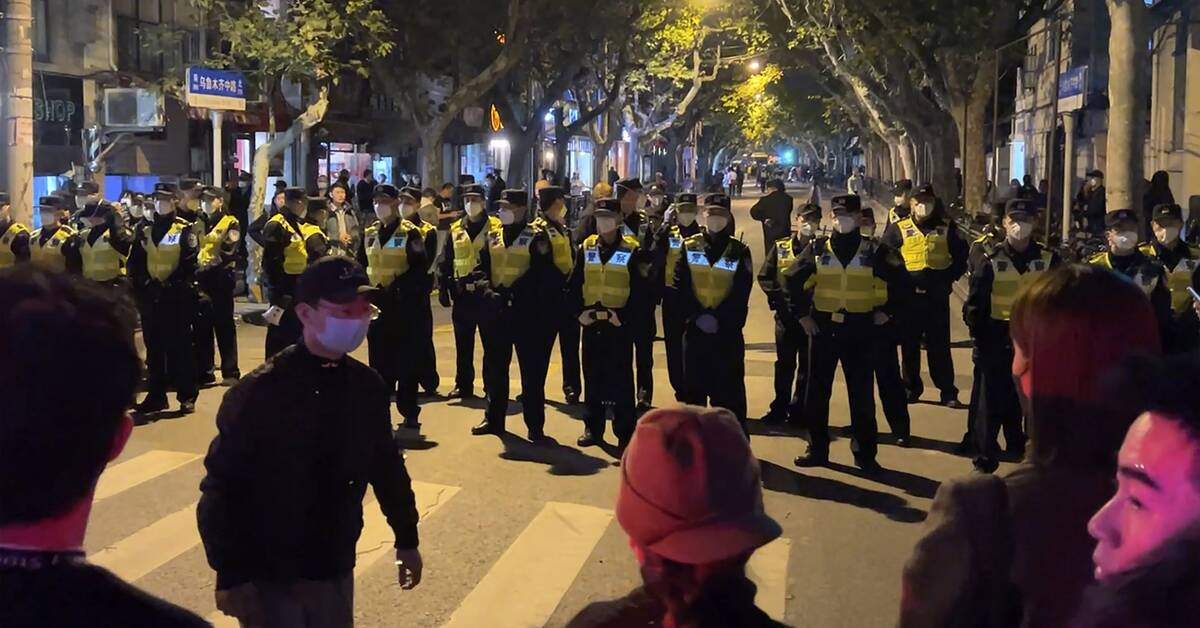 Giornalista della BBC arrestato durante le proteste per il Covid in Cina