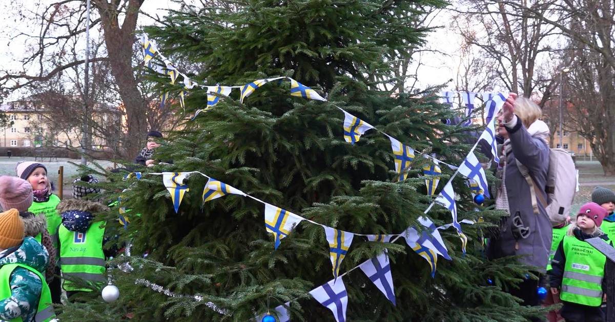 Här firar barnen Finlands självständighet med pynt och sång i ...