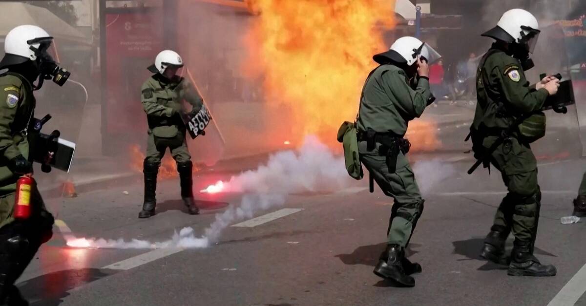 Violent protests after the Greek train tragedy