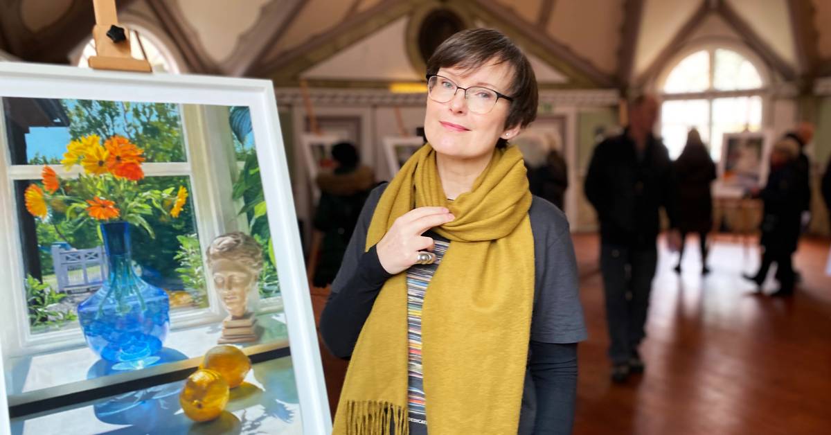 Här visar CajsaStina Åkerström sin konst på hemmaplan | SVT Nyheter