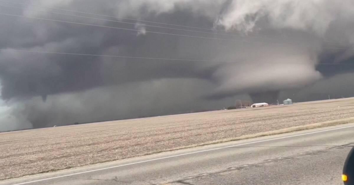 I tornado hanno colpito gli Stati Uniti – almeno 26 morti