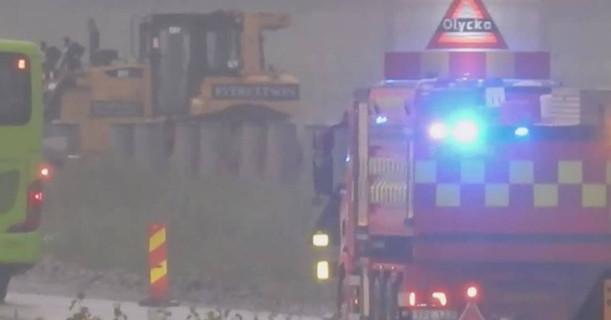 One dead after headon collision with truck and passenger car outside Katrineholm Teller Report