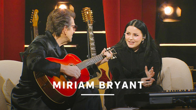I kvällens program gästas Niklas Strömstedt av artisten Miriam Bryant.