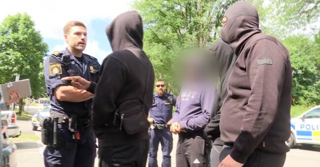 Maskerade män försökte stoppa reportrar i Borås