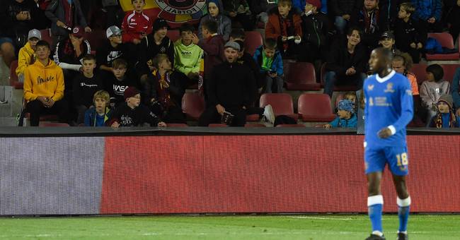 L’intera partita contro lo Sparta Praga è stata ospitata dai Rangers – by kids