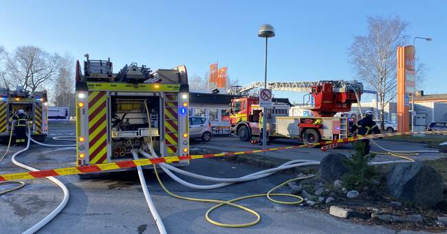 Fullt utvecklad brand i restaurang i centrala Jönköping