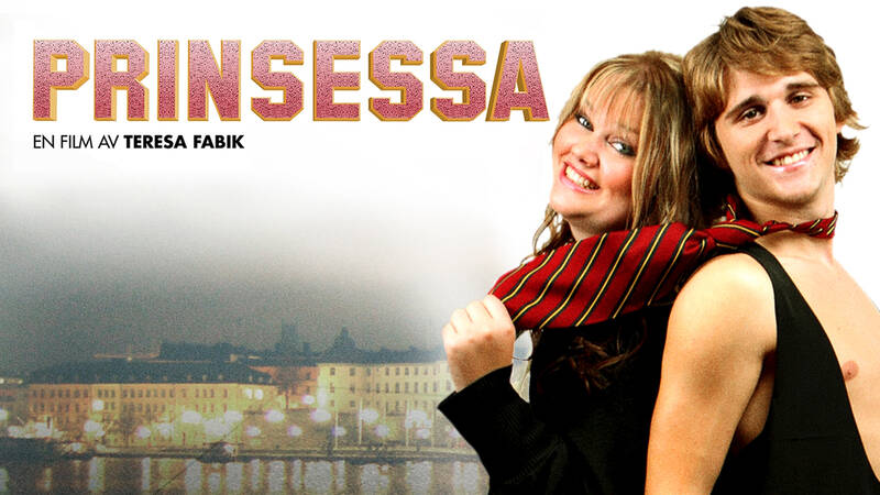 Erika (Moa Silén), Maja (Zandra Andersson) och Alex (Anastasios Soulis). - Prinsessa