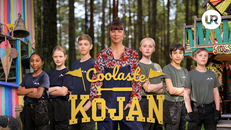 Vem har inte drömt om att bygga en egen koja i skogen? Här tävlar två lag om att bygga den coolaste och mest påhittiga kojan på bara åtta dagar. Lagen ska planera, rita, räkna ut och bygga kojan från grunden. Till sin hjälp har de hantverkare, verktyg, massor av fantasi - och sina kunskaper i matematik! Varje dag ställs lagen inför kluriga utmaningar och får tävla om coola detaljer till sina kojor. Varje episod är uppbyggd kring ett matematiskt tema med tillhörande tävling och byggmoment. - Coolaste kojan