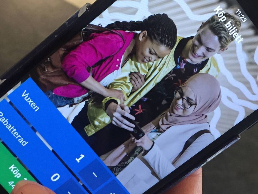Nu Kan Du Blippa Mobilen I Sl Trafiken Svt Nyheter