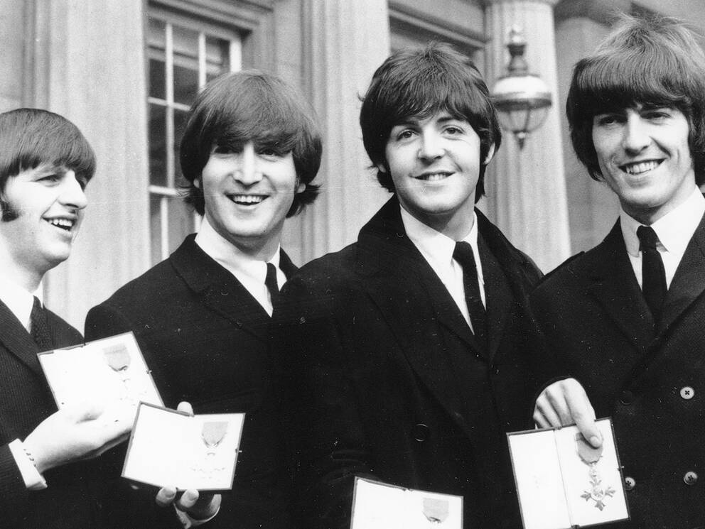 Okända filmrullar med The Beatles hittade i brödburk i Wales | SVT ...
