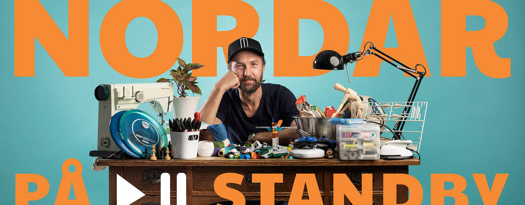 Programledaren Olle Sarri bistår med ett antal förslag och till sin hjälp för att hitta familjens optimala gemensamma intresse har han ett gäng nördar på standby.