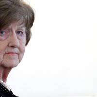 Barbro, 85 år, i Norrköping vågar inte längre svara i telefon efter att polisen har varnat för en ny bedrägerivåg.