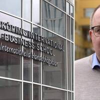 Robert Gunnarsson vice rektor för utbildning på Jönköping University svarar på hur högskolan kan påverkas av AI-chattbotar.