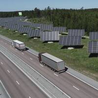 En solcellspark placerad vid E18 mellan Enköping och Västerås