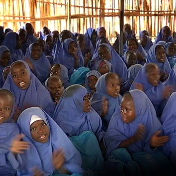 SVT Nyheter besökte den nyöppnade skolan i flyktinglägret Muna i Maiduguri. 