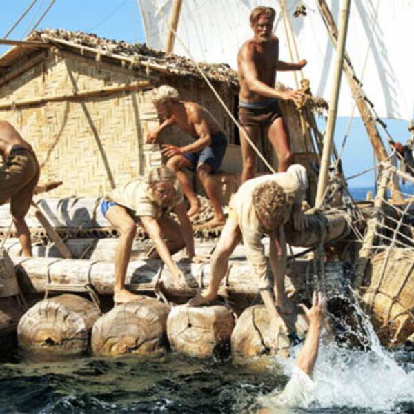 Bild från norska ”Kon-Tiki” – en väldigt manlig produktion.