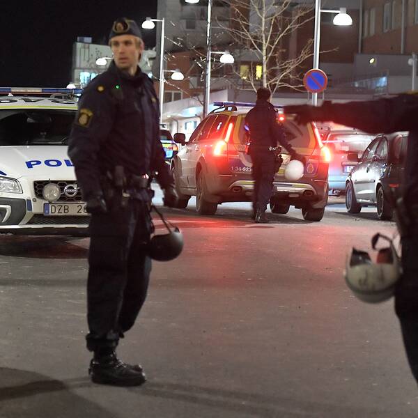 Polisinsats efter dubbelmordet i Rinkeby.