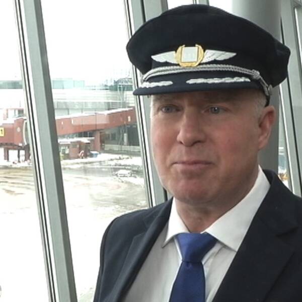 pilot, pilotmössa, flygplats, Tomas Gustafsson