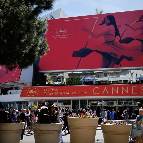 Filmfestivalen i Cannes är igång. Öppningsfilmen fick dock ett ljummet mottagande.