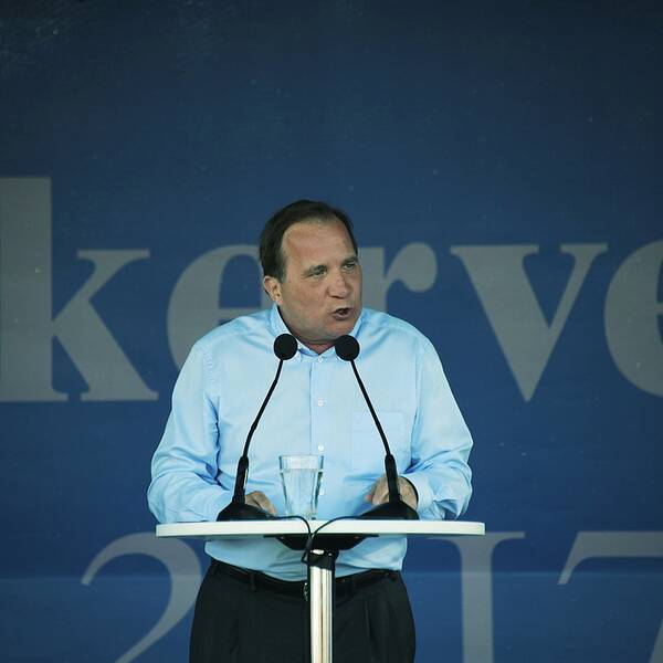 STOCKHOLM 20 170 618 Statsminister Stefan Löfven talar på Spånga IP under politikerveckan i Järva. Foto: Marcus Ericsson / TT / kod 11470