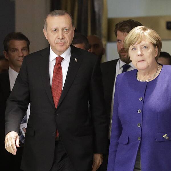 Turkiets president Erdogan sida vid sida med Tysklands förbundskansler Angela Merkel vid G20-mötet i våras.