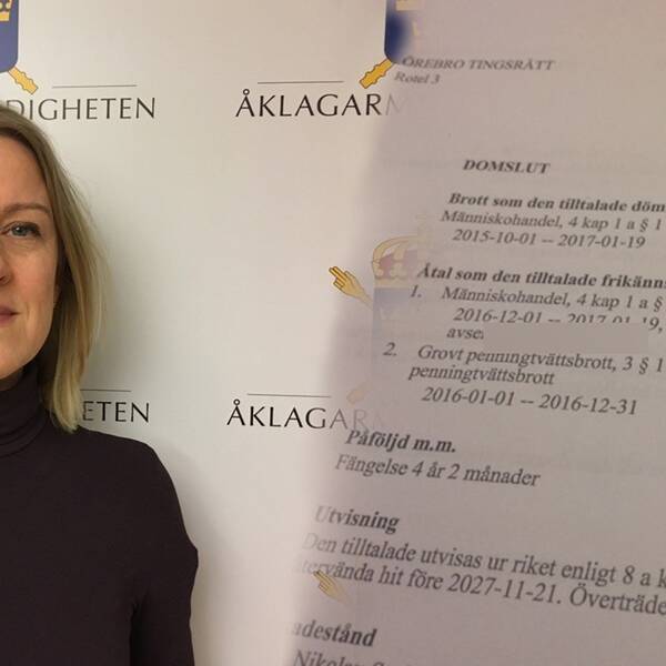 Jenny Clemedtson, åklagare och en bild på ett papper av en dom.