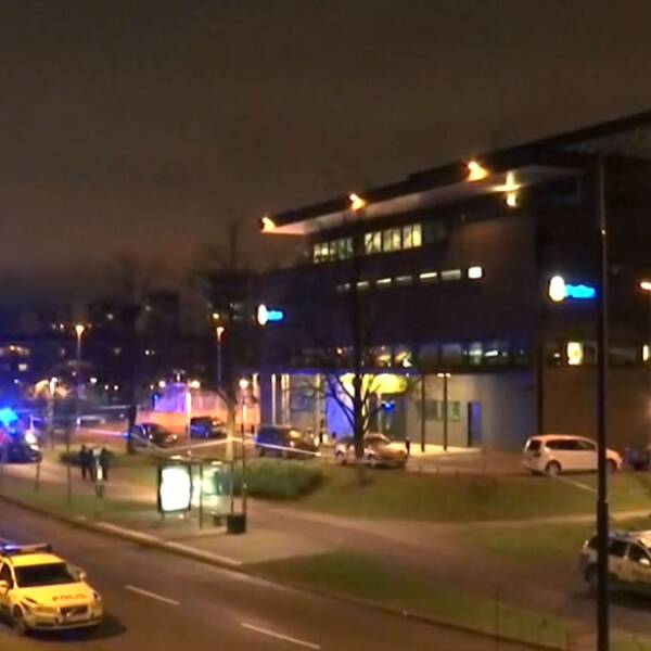 Avspärrningar runt polishuset i Rosengård