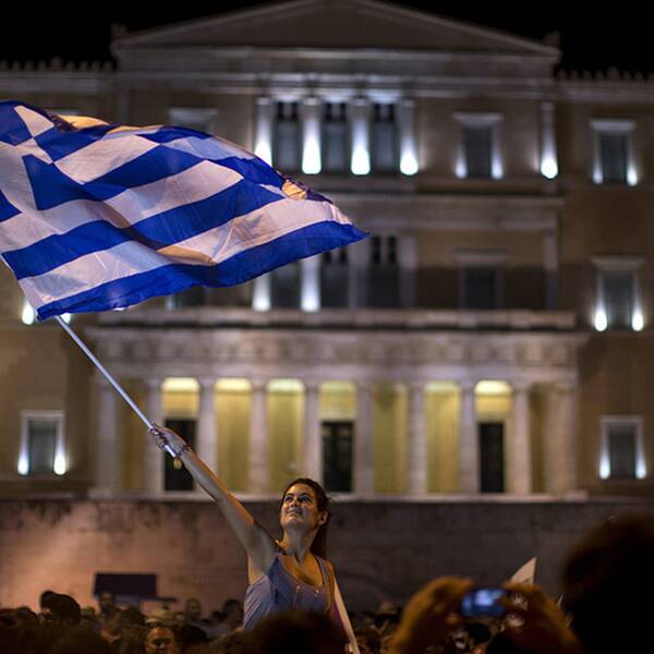 Protester på Syntagmatorget när Grekland tvingades till tuffa sparprogram för att få låna pengar. Arkivbild från 2015.