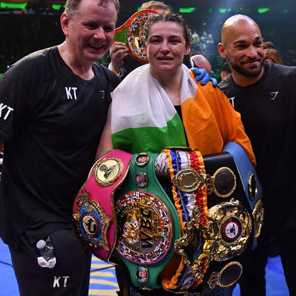 Katie Taylor säkrade fem mästarbälten i natt.