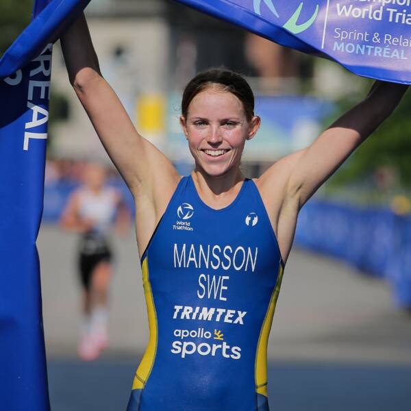 Tilda Månsson tog JVM-guld i Triathlon i Kanada