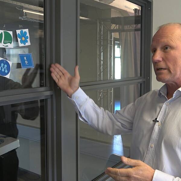 Lennart Sjöberg förklarar det politiska läget i Valdemarsvik