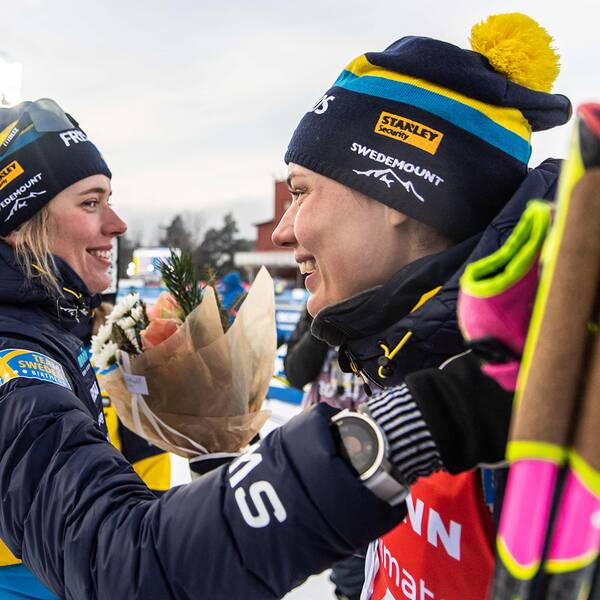 Elvira Öberg och Hanna Öberg laddade för världscuppremiär.