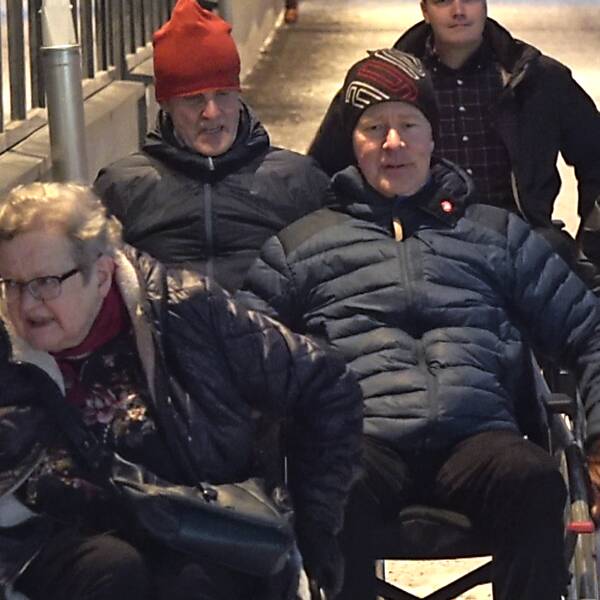 Det är svårt att ta sig fram med rullstol i Kirunas nya gallerior. I klippet sätter Kirunabon Anneli Iivari flera politiker i varsin rullstol och lär dem en läxa.